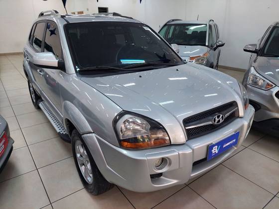 HYUNDAI TUCSON 2.0 MPFI GLS 16V 143CV 2WD FLEX 4P AUTOMÁTICO HYUNDAI TUCSON 2.0 MPFI GLS 16V 143CV 2WD FLEX 4P AUTOMÁTICO